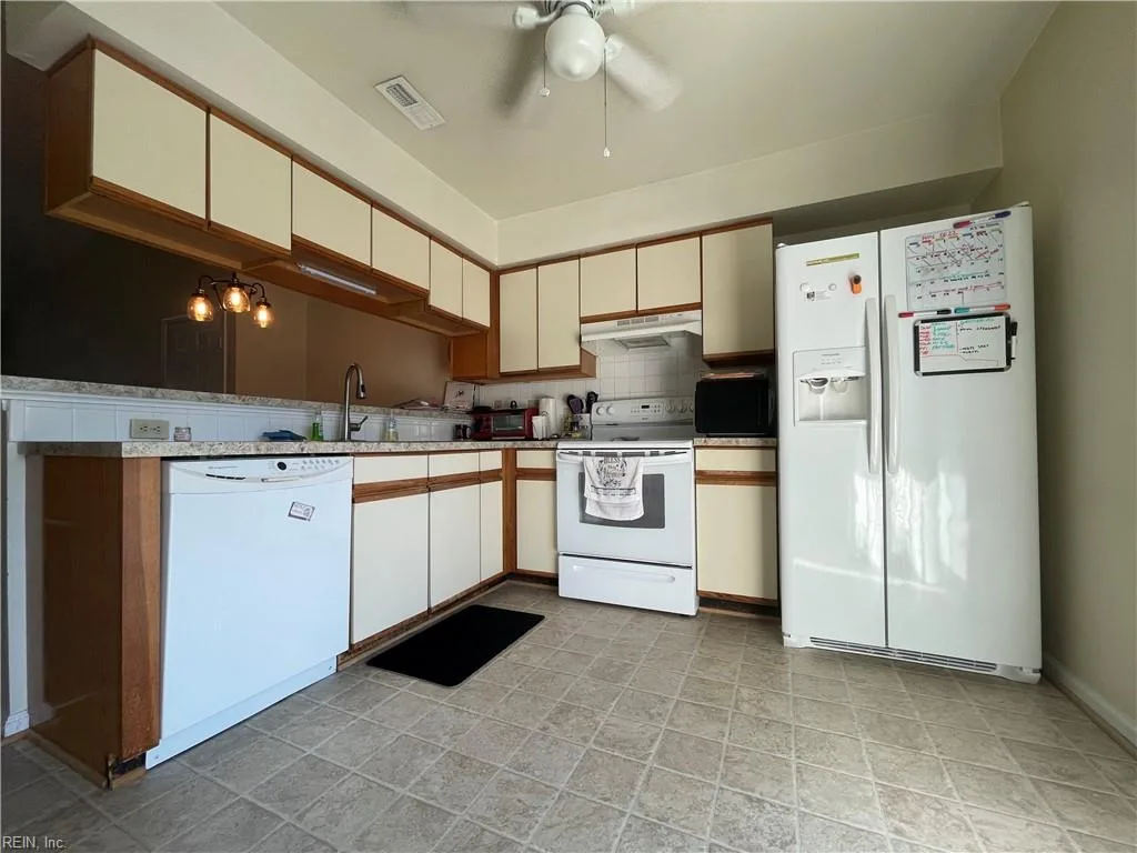 4823 Station House LN, VIRGINIABEACH VA 23455 - Photo 3