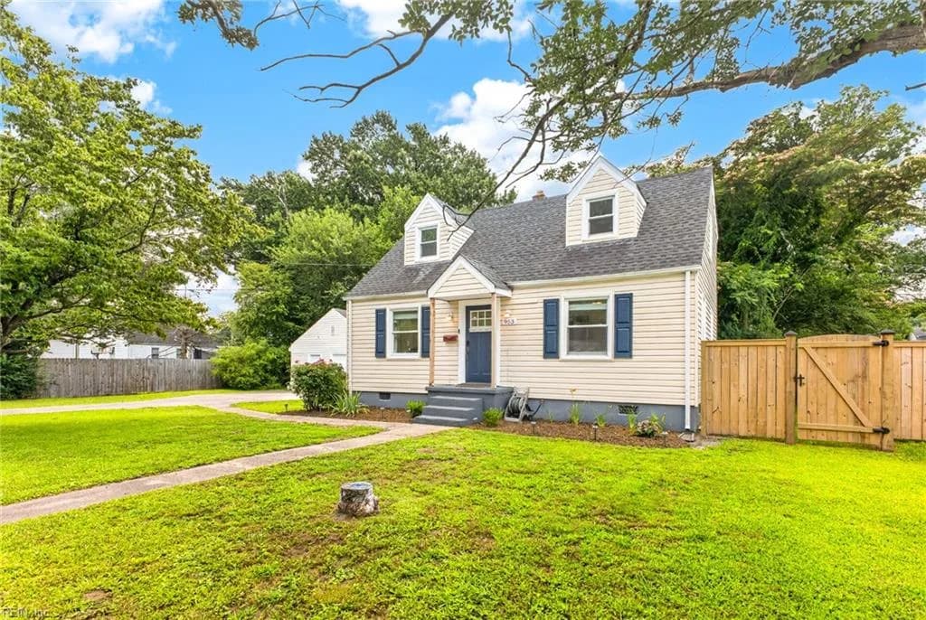 953 Burksdale RD, NORFOLK VA 23518 - Photo 3