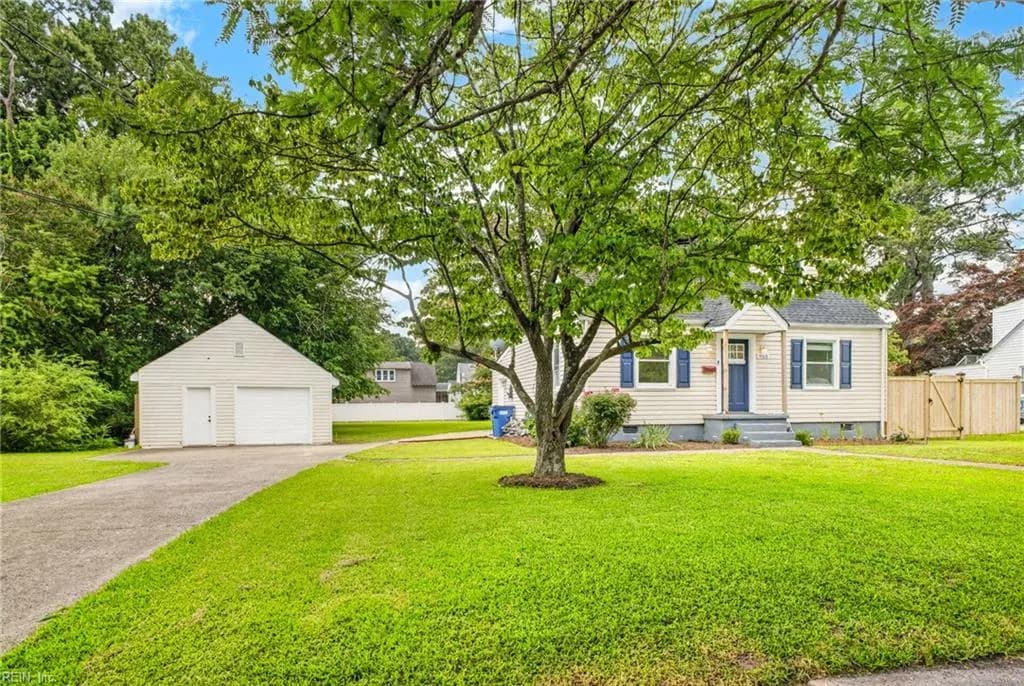 953 Burksdale RD, NORFOLK VA 23518 - Photo 4