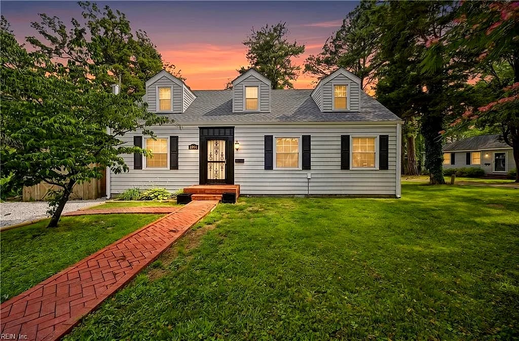 3671 Foxwell DR, Norfolk — 3 bed Residential, 2,200 sqft