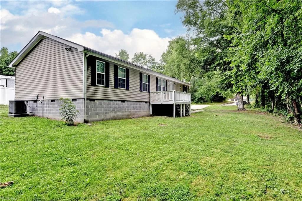 9431 Jenkins LN, SMITHFIELD VA 23430 - Photo 3