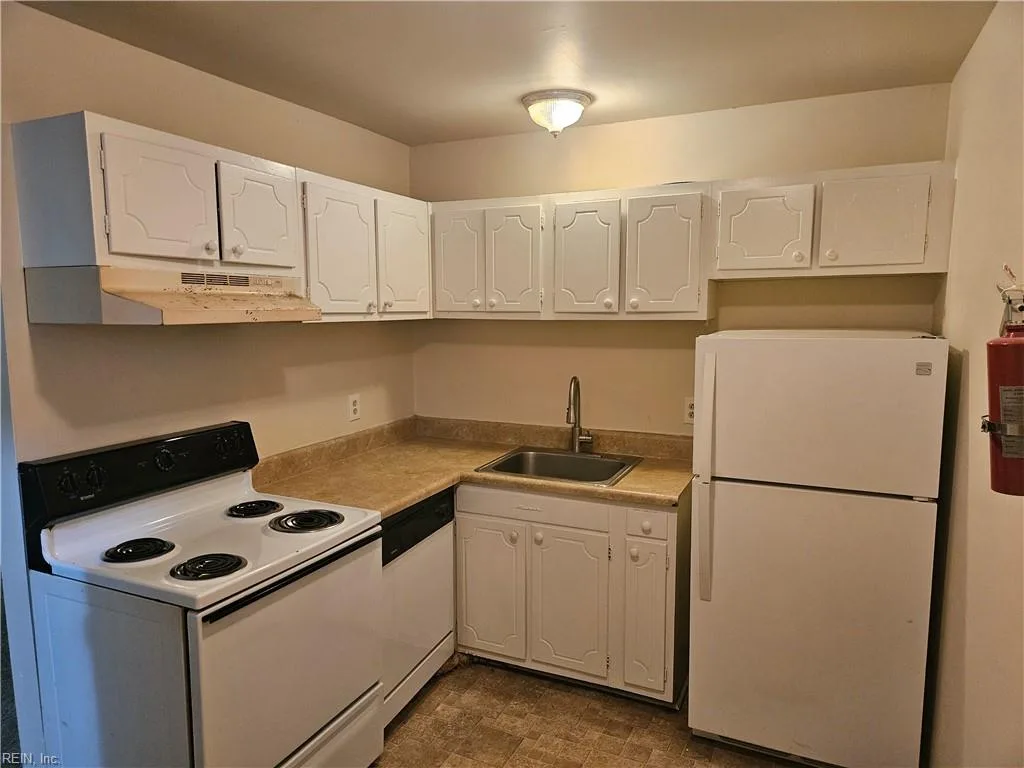 1428 Baychester AVE #B2, NORFOLK VA 23503 - Photo 4