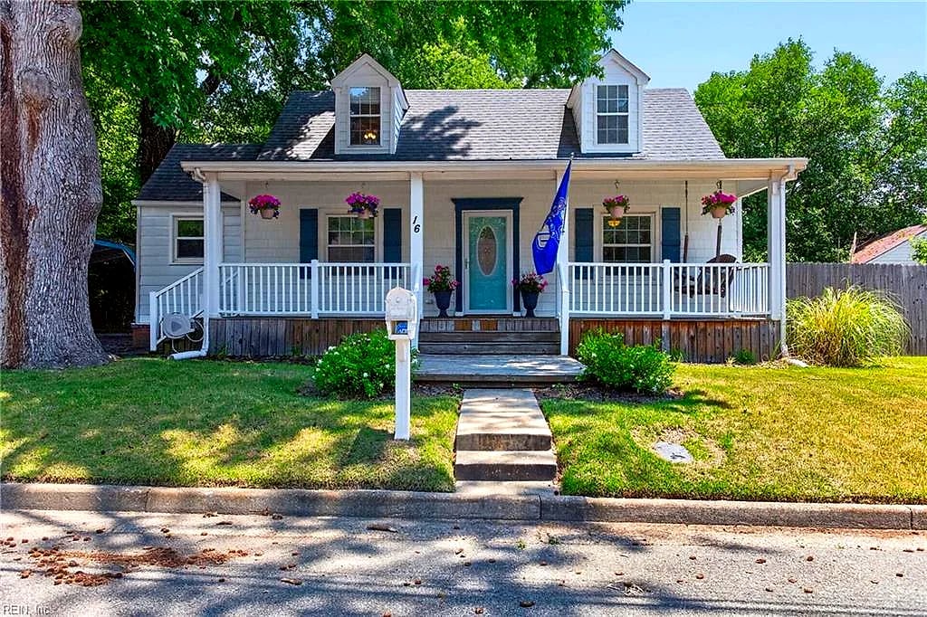 16 Roberts CT E, PORTSMOUTH VA 23701