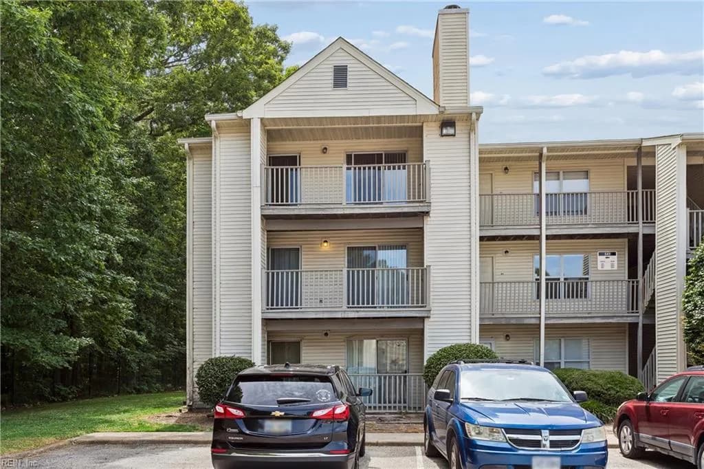 541 Pineland CIR #201, NEWPORTNEWS VA 23608 - Photo 3