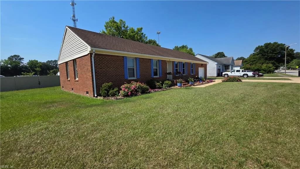 725 Luray TER, CHESAPEAKE VA 23322 - Photo 4