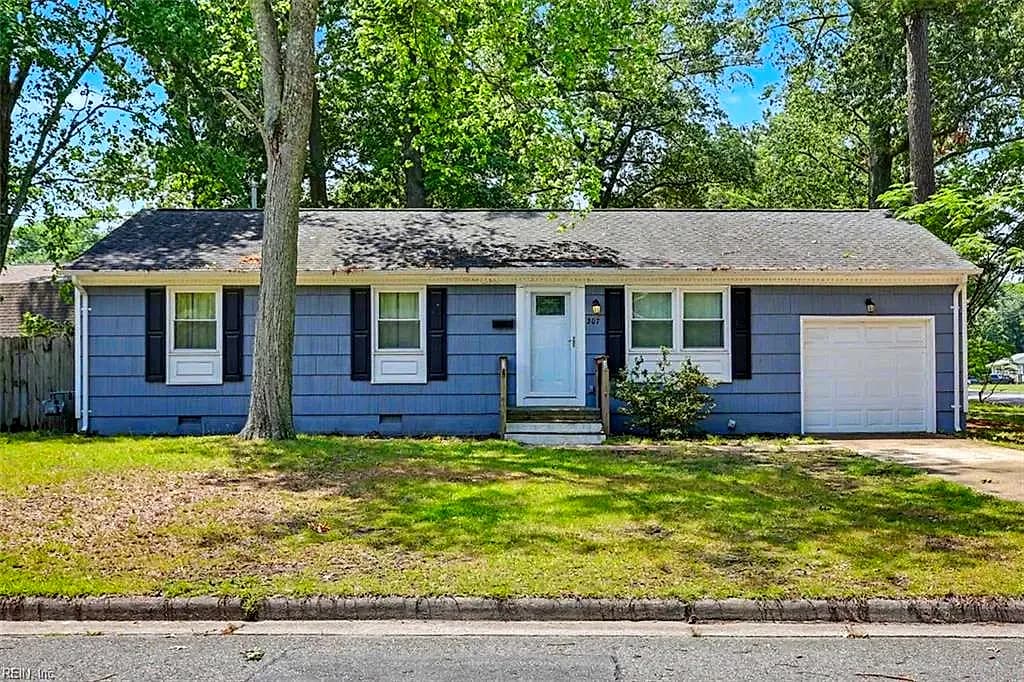 207 Robinson DR, NEWPORT NEWS VA 23601 - Main photo