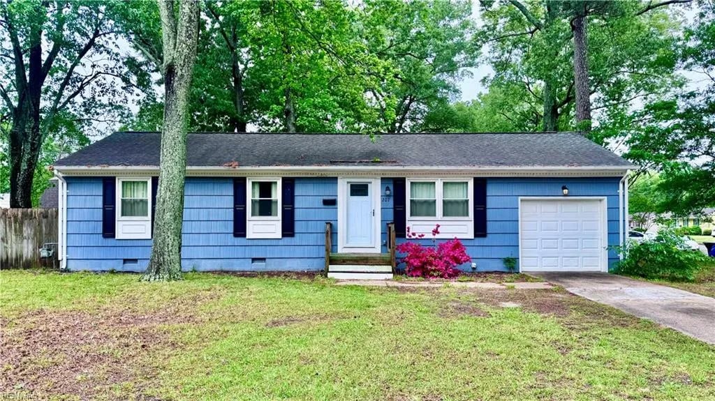207 Robinson DR, NEWPORTNEWS VA 23601