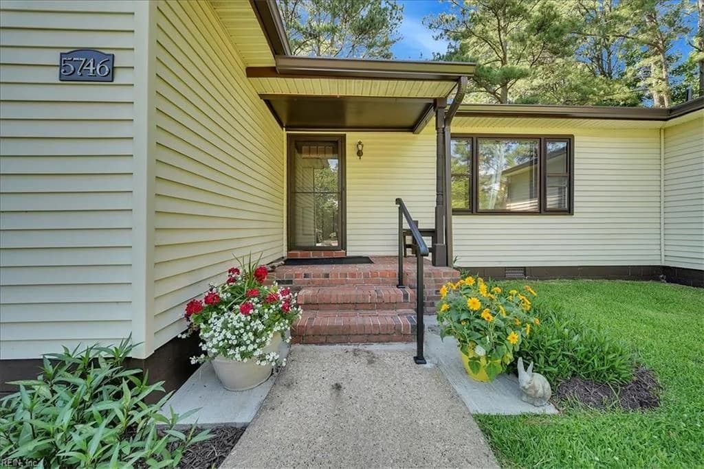 5746 Burbank CT, NORFOLK VA 23502 - Photo 3