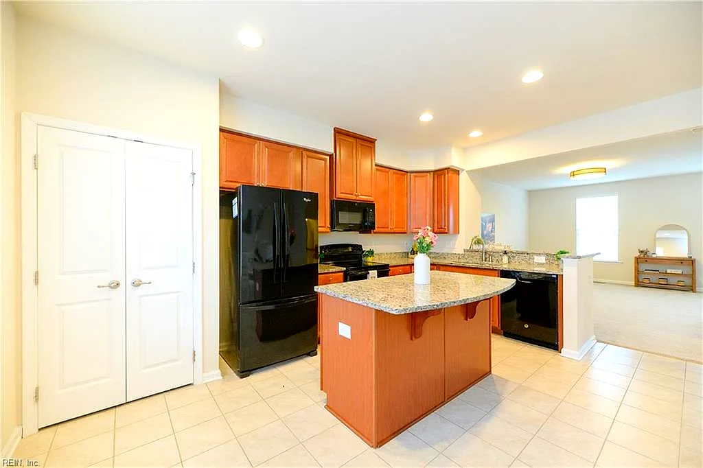 4004 Luminary DR, Williamsburg — 3 bed Residential, 2,160 sqft