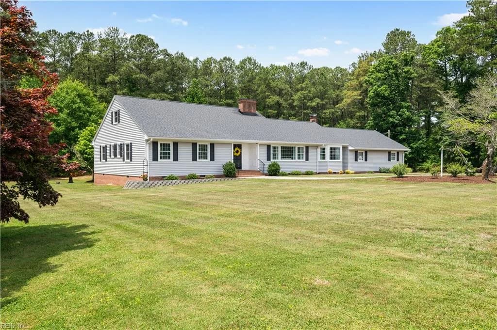 540 West Main ST, WAKEFIELD VA 23888 - Photo 2