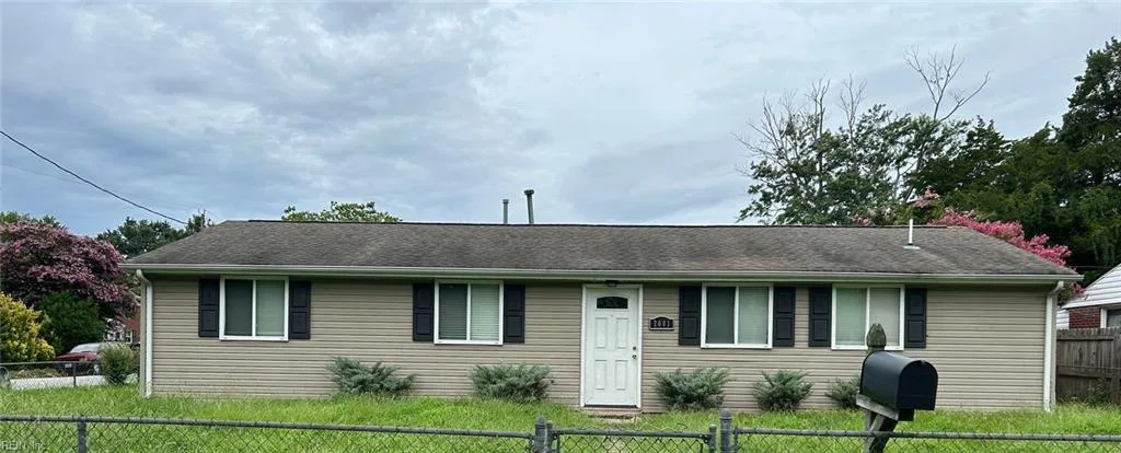 2001 Grimes RD, HAMPTON VA 23663