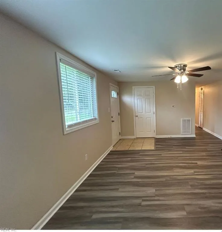 2001 Grimes RD, HAMPTON VA 23663 - Photo 4