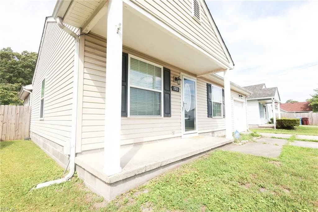 1923 Miller AVE, CHESAPEAKE VA 23320 - Photo 3