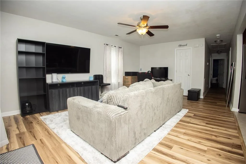 1923 Miller AVE, CHESAPEAKE VA 23320 - Photo 5