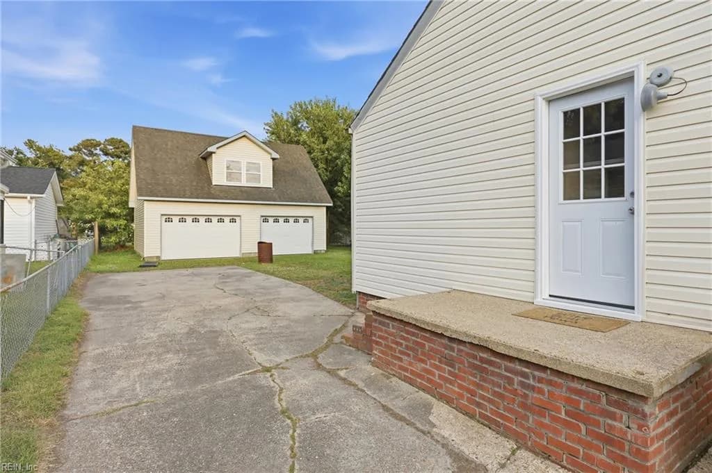 1404 Willow AVE, CHESAPEAKE VA 23325 - Photo 3