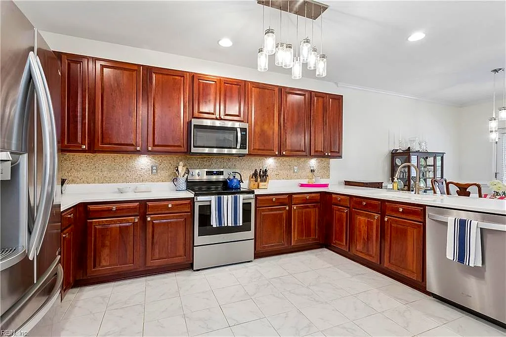 4539 Beacon Hill DR, Williamsburg — 3 bed Residential, 1,874 sqft