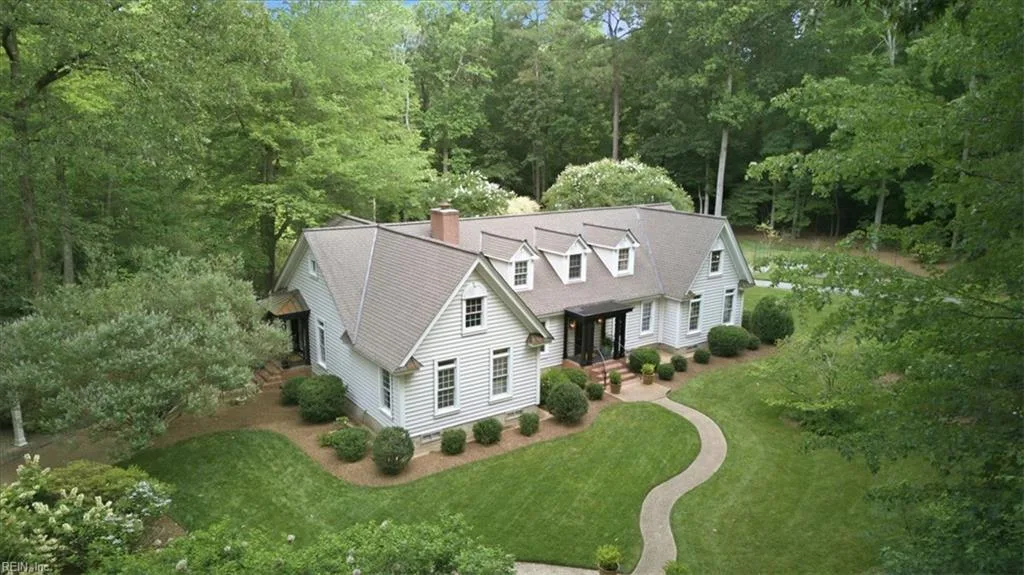 13370 Col Hogan LN, CARROLLTON VA 23314