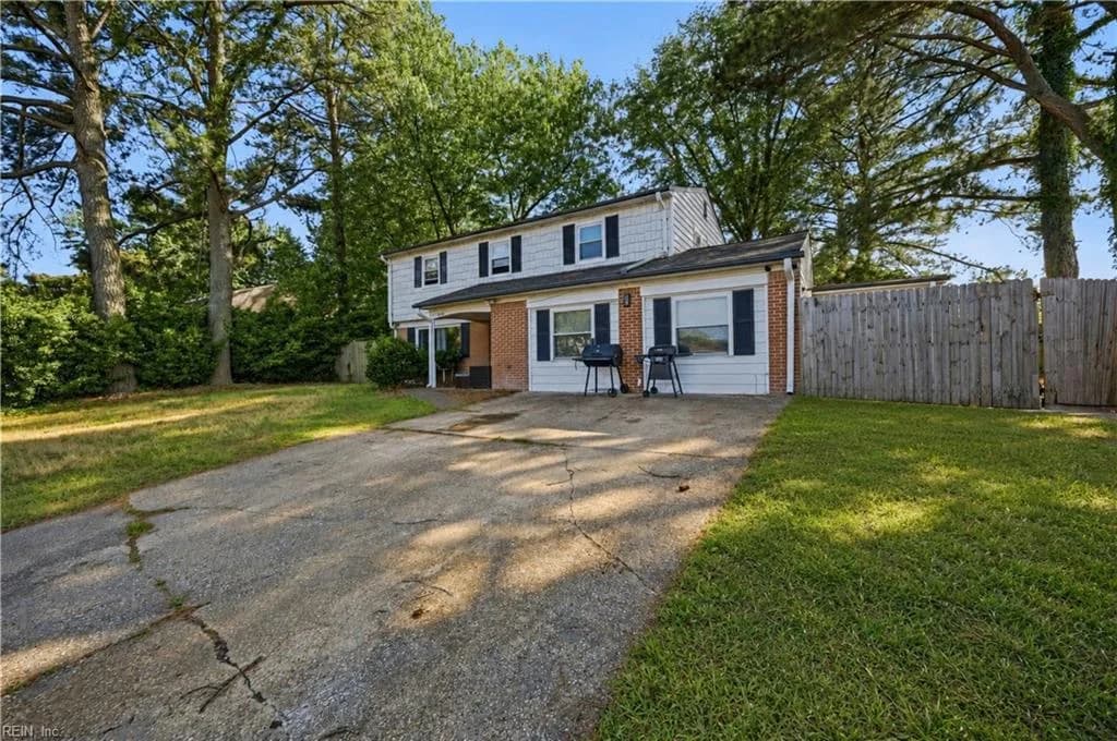 836 Sir Lancelot DR, CHESAPEAKE VA 23323 - Photo 3