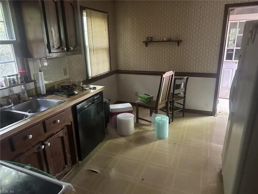 532 Sunderland TER, CHESAPEAKE VA 23322 - Photo 4