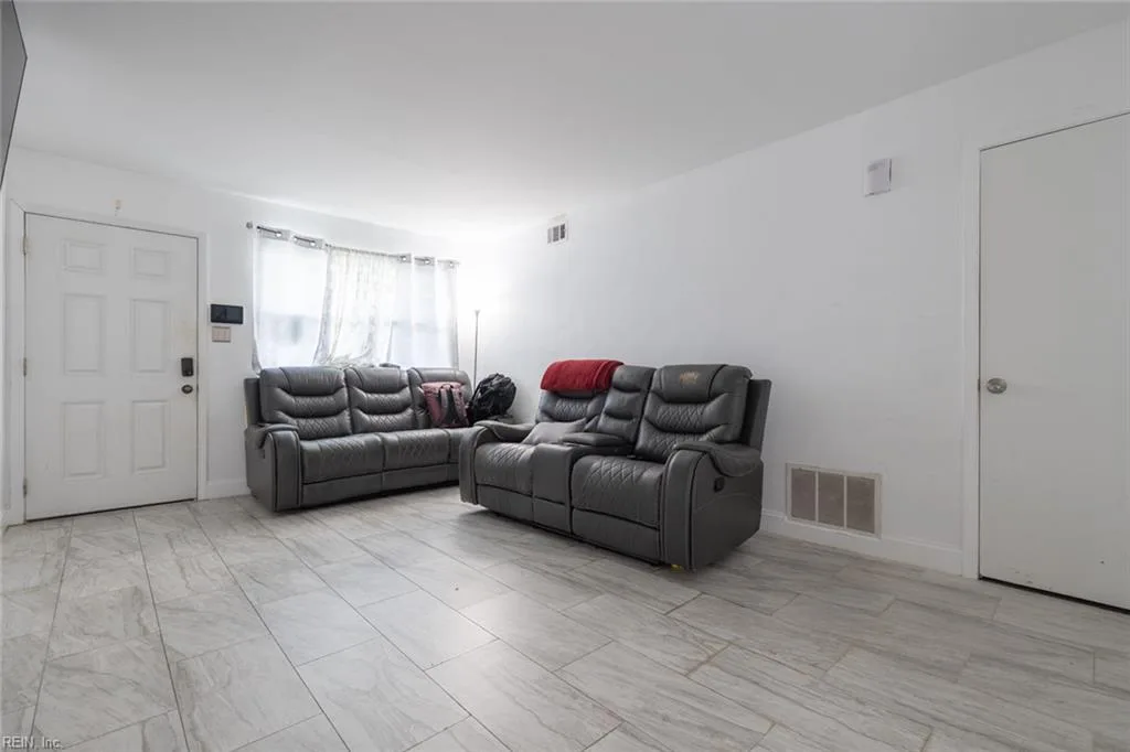 3830 Peachtree LN E, PORTSMOUTH VA 23703 - Photo 5