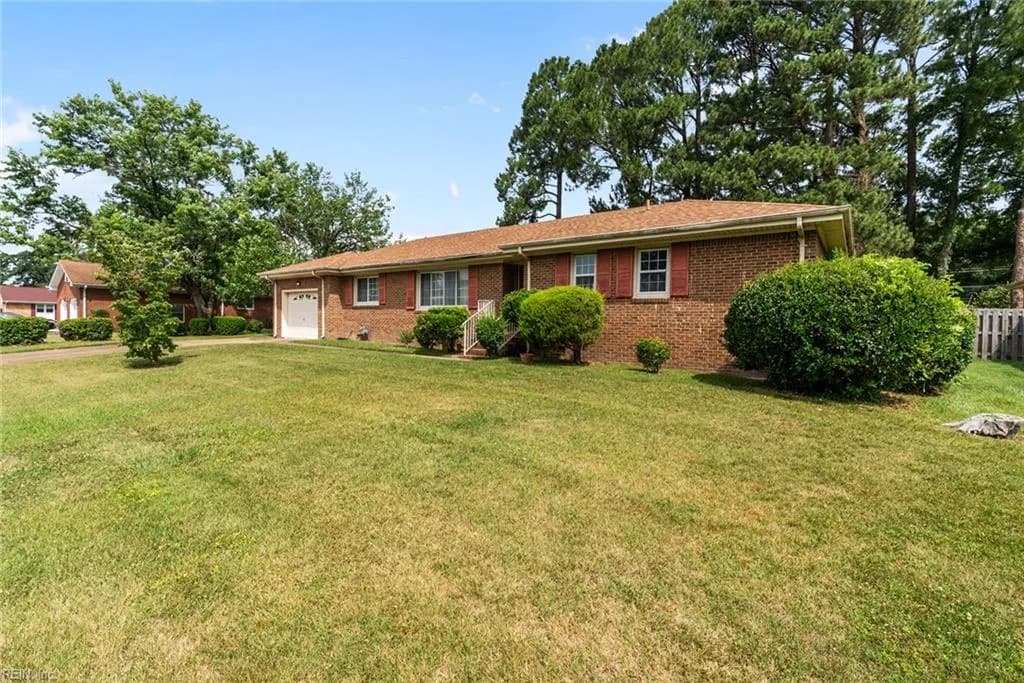 404 Redbrick DR, CHESAPEAKE VA 23325 - Main photo