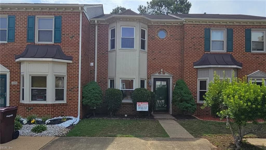 627 Creekside CT, CHESAPEAKE VA 23320 - Photo 2