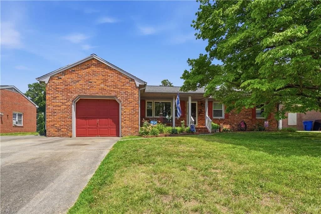 207 Dabney DR, NEWPORTNEWS VA 23602 - Photo 2