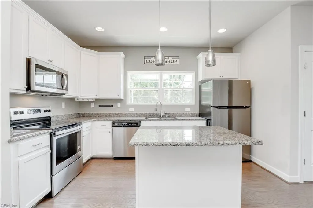 901 13th ST, VIRGINIABEACH VA 23451 - Photo 3