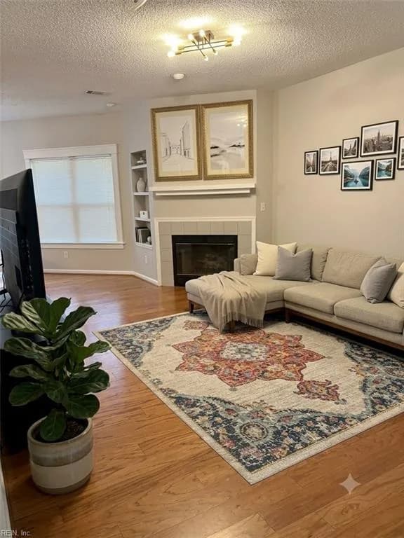 910 Lake Forest DR, NEWPORTNEWS VA 23602 - Photo 3