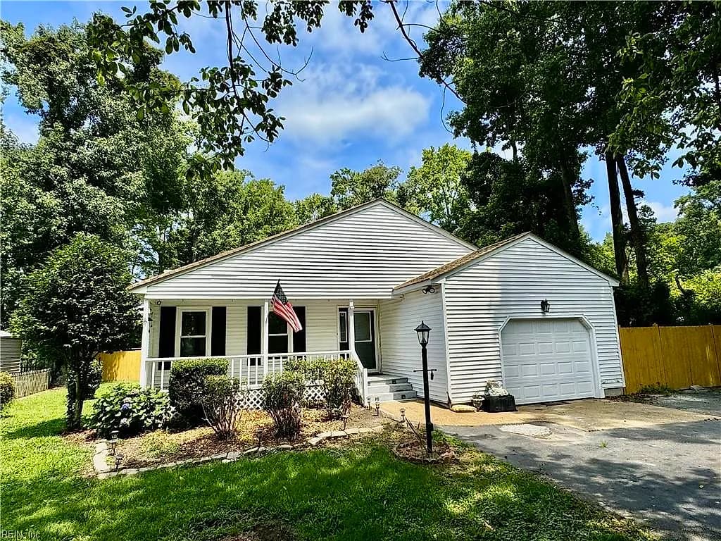 2112 MUNDEN POINT RD, VIRGINIA BEACH VA 23457 - Photo 2