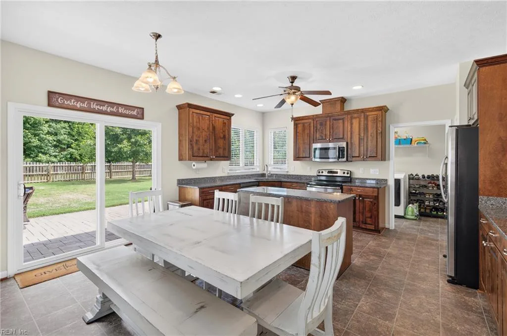 4676 Yeardley LOOP, Williamsburg — 5 bed Residential, 3,187 sqft