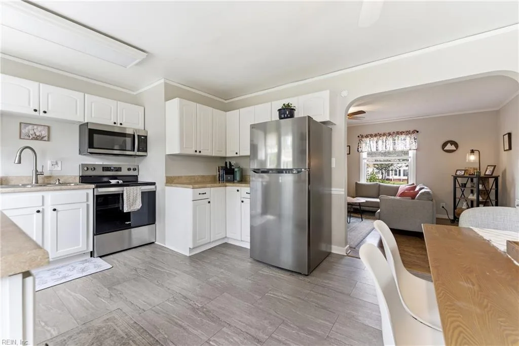 725 Leonard RD, NORFOLK VA 23518 - Photo 5