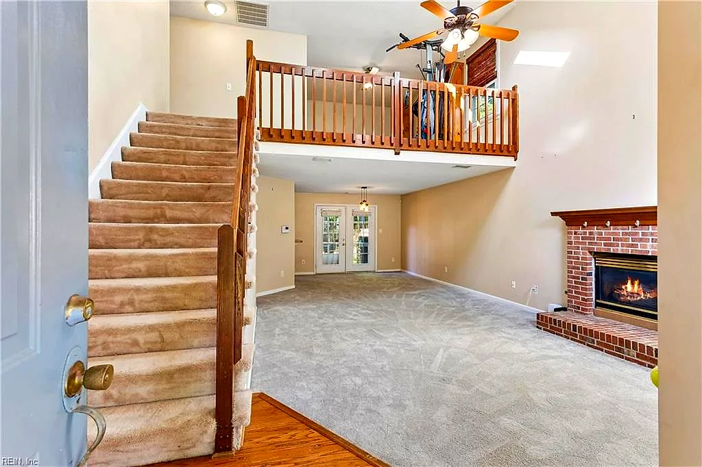 115 Blackberry BND, Yorktown — 3 bed Residential, 2,025 sqft