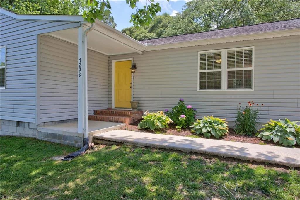 7202 Hopkins CIR, GLOUCESTER VA 23061 - Photo 4