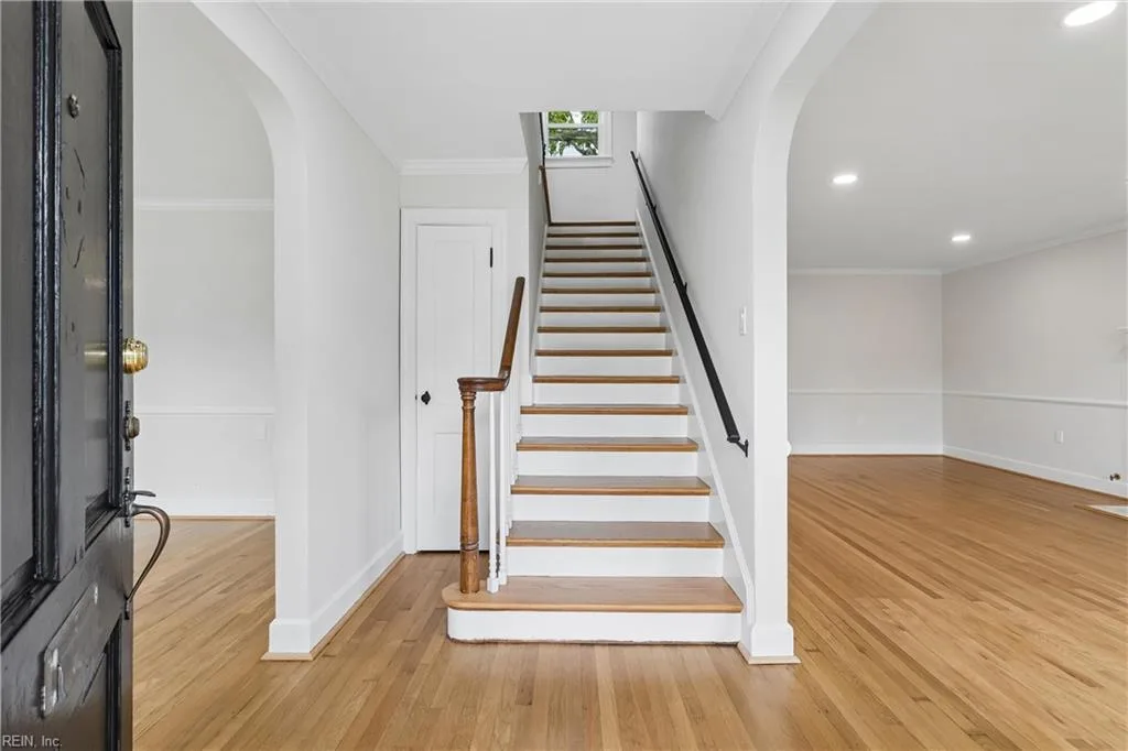 4031 Chesapeake AVE, HAMPTON VA 23669 - Photo 5