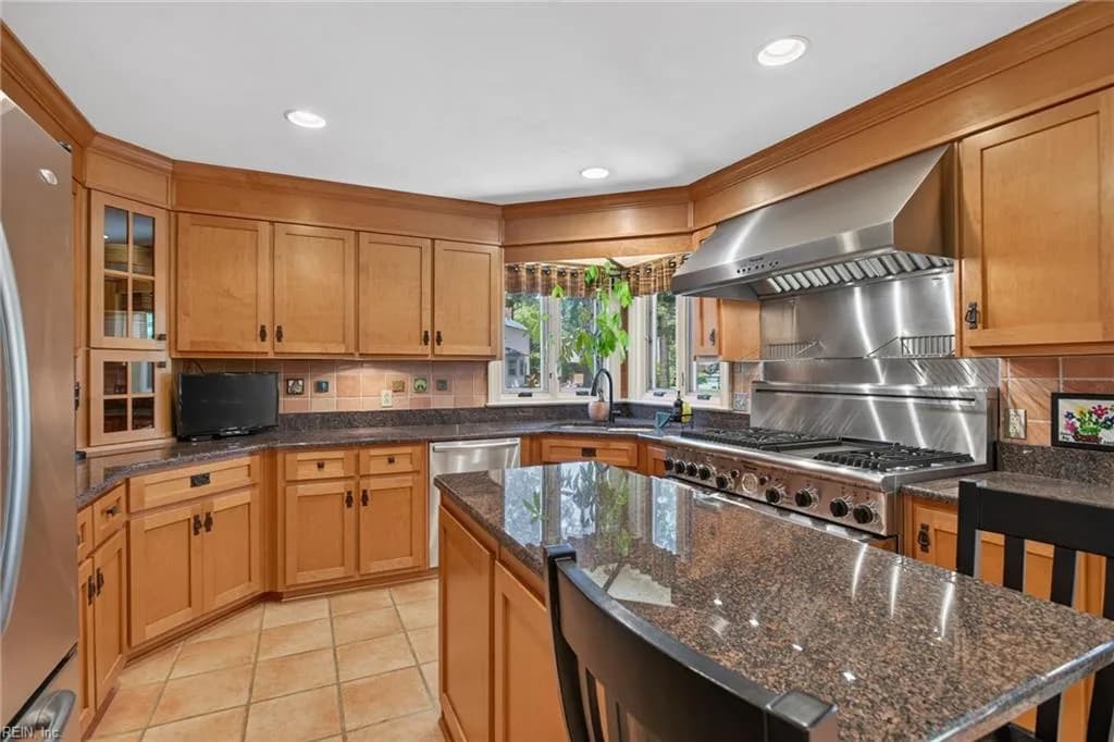 1006 Seville DR, CHESAPEAKE VA 23322 - Photo 3