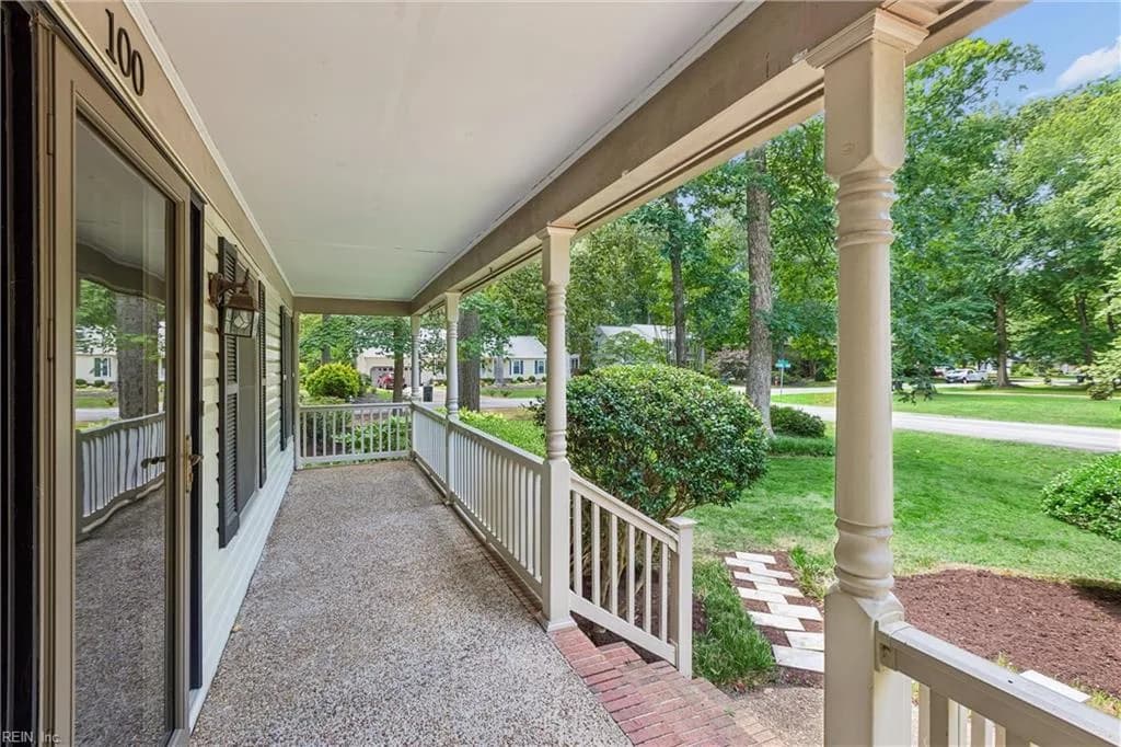 100 Accomac TURNG, YORKTOWN VA 23693 - Main photo