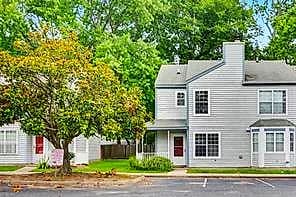 28 Bayview CT, HAMPTON VA 23664 - Main photo