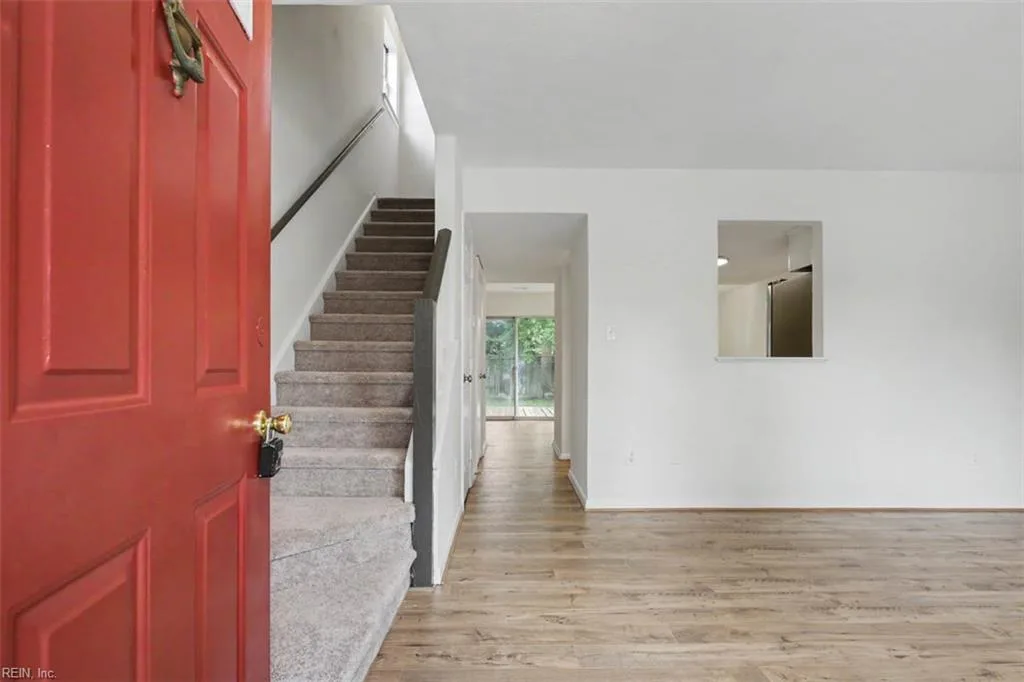 28 Bayview CT, HAMPTON VA 23664 - Photo 5
