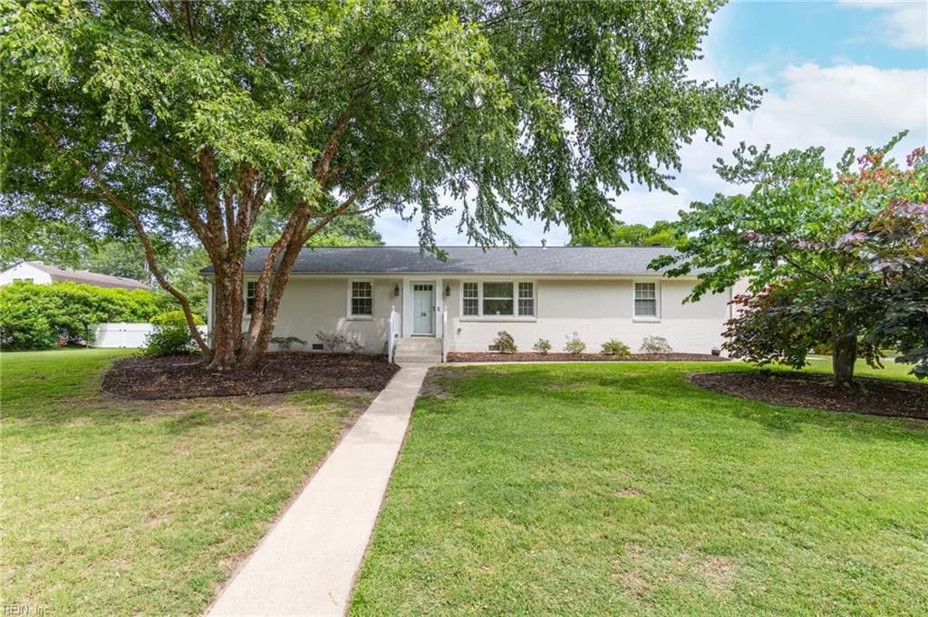 114 Bobby Jones DR, PORTSMOUTH VA 23701 - Main photo