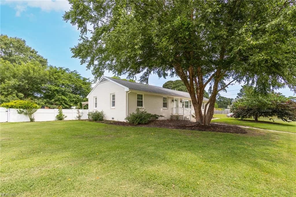 114 Bobby Jones DR, PORTSMOUTH VA 23701 - Photo 4