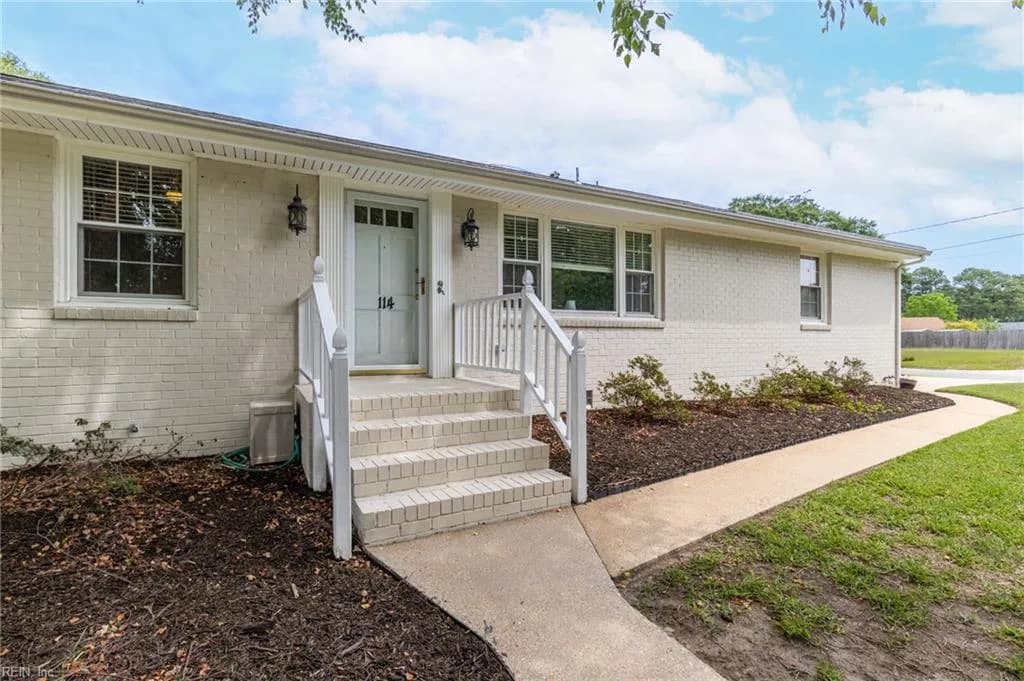 114 Bobby Jones DR, PORTSMOUTH VA 23701 - Photo 5