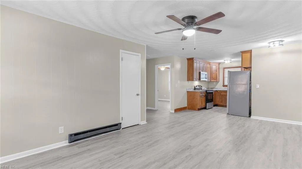 9103 Hammett AVE ##B, NORFOLK VA 23503 - Photo 4