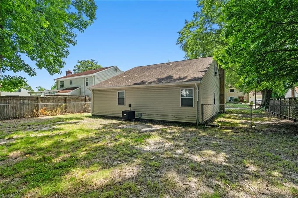 4117 Rainbow DR, VIRGINIABEACH VA 23454 - Photo 4