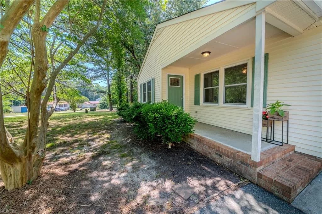 6464 Meadow DR, GLOUCESTER VA 23061 - Photo 4