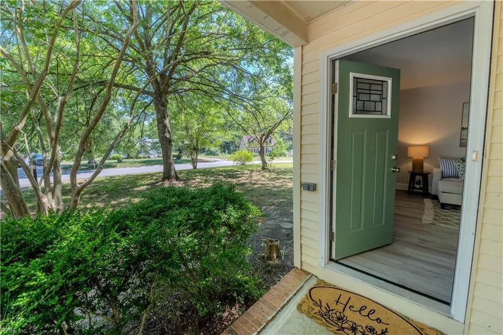 6464 Meadow DR, GLOUCESTER VA 23061 - Photo 5