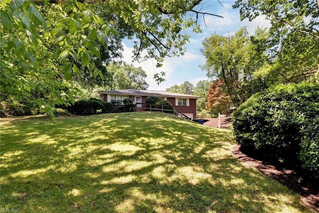 18 Owens RD, NEWPORTNEWS VA 23602 - Photo 2