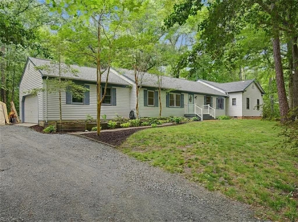 8172 Manor DR, GLOUCESTER VA 23061 - Photo 2