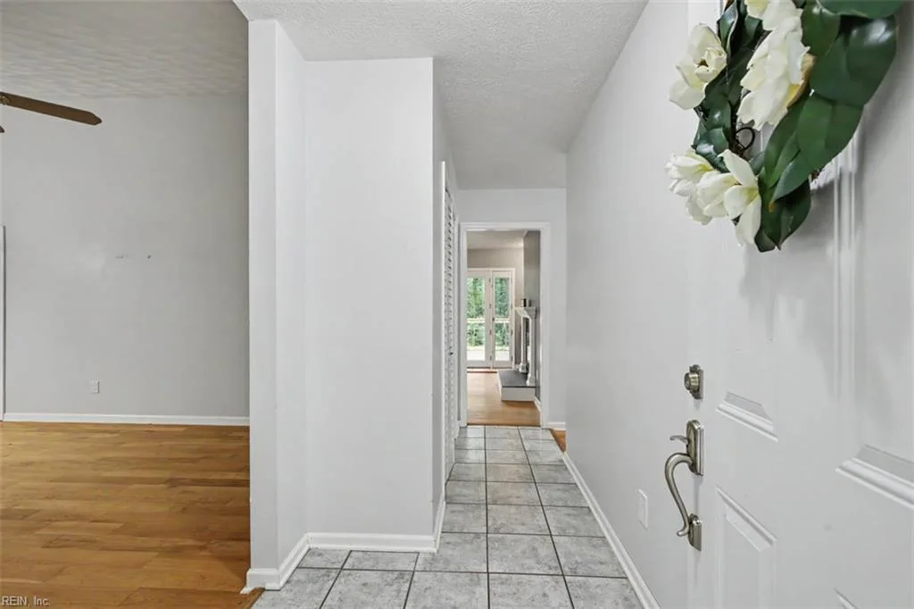 8172 Manor DR, GLOUCESTER VA 23061 - Photo 4