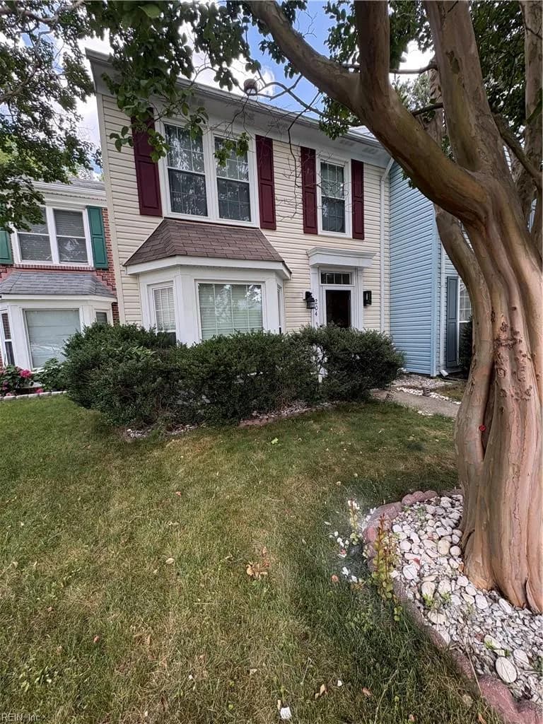 204 Arabian CIR, YORKTOWN VA 23693 - Photo 2